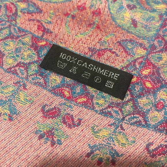 Beautiful Women’s Cashmere Scarf/Wrap - Picture 3 of 5